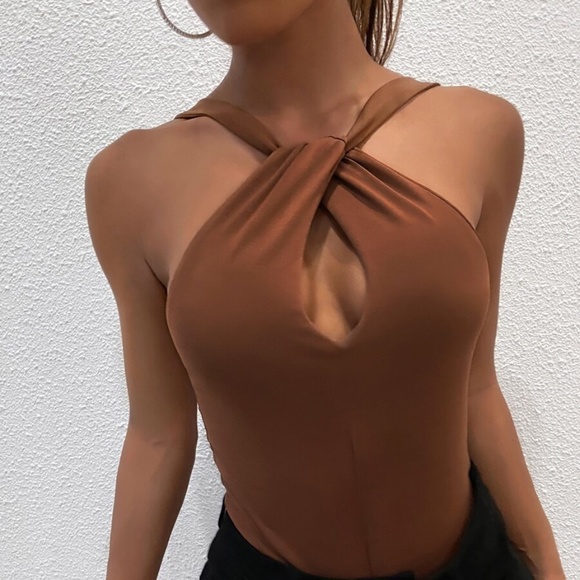 black cut out twist fitted bodysuit - Picture 9 of 14